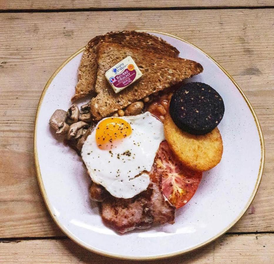 Blackburne Arms ,24 Catharine Street Hotel Ливърпул Екстериор снимка